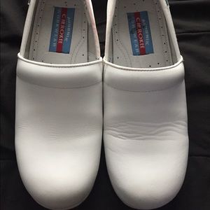 Cherokee nursing shoes